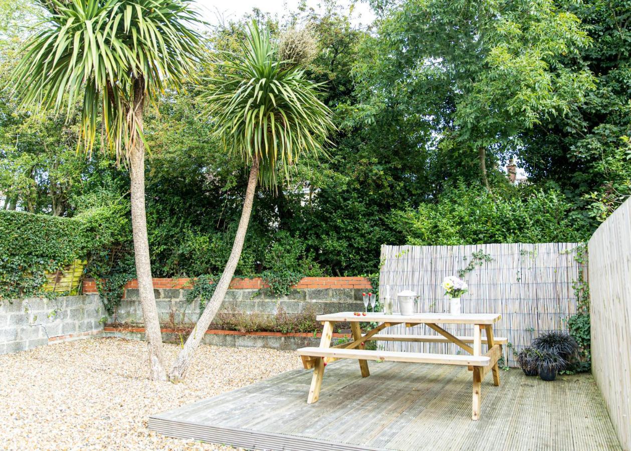 Entire Family Home , Large Rear Garden And Free Parking Belfast Eksteriør billede